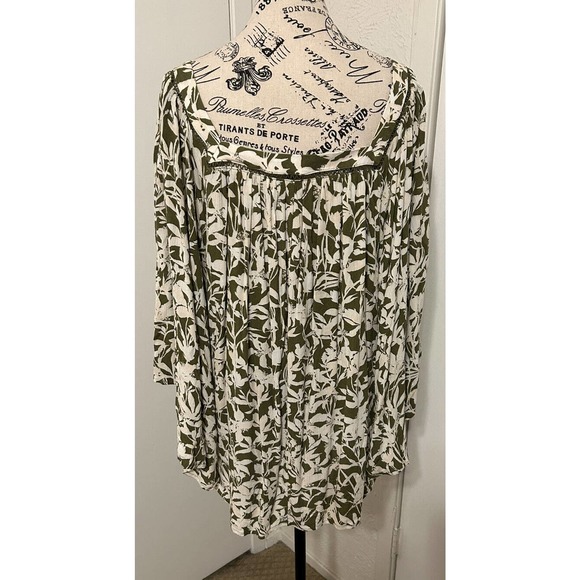 Lane Bryant Short Sleeve Square Neck Trimmed Circle Top 18/20 - Green Floral - Picture 2 of 10